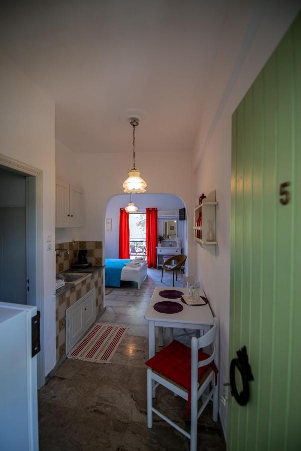 Stella Studios Poros Town Exterior foto