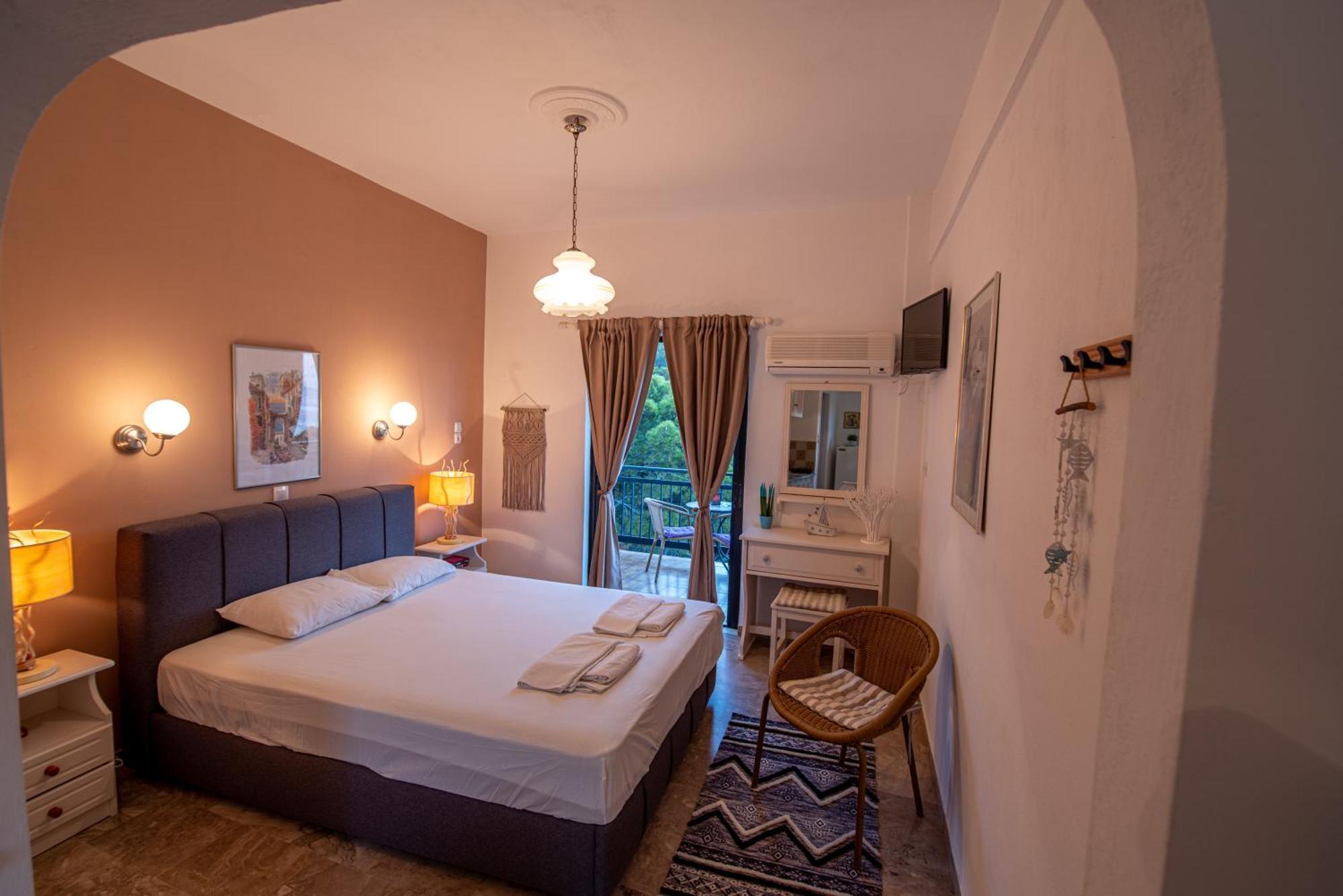 Stella Studios Poros Town Exterior foto